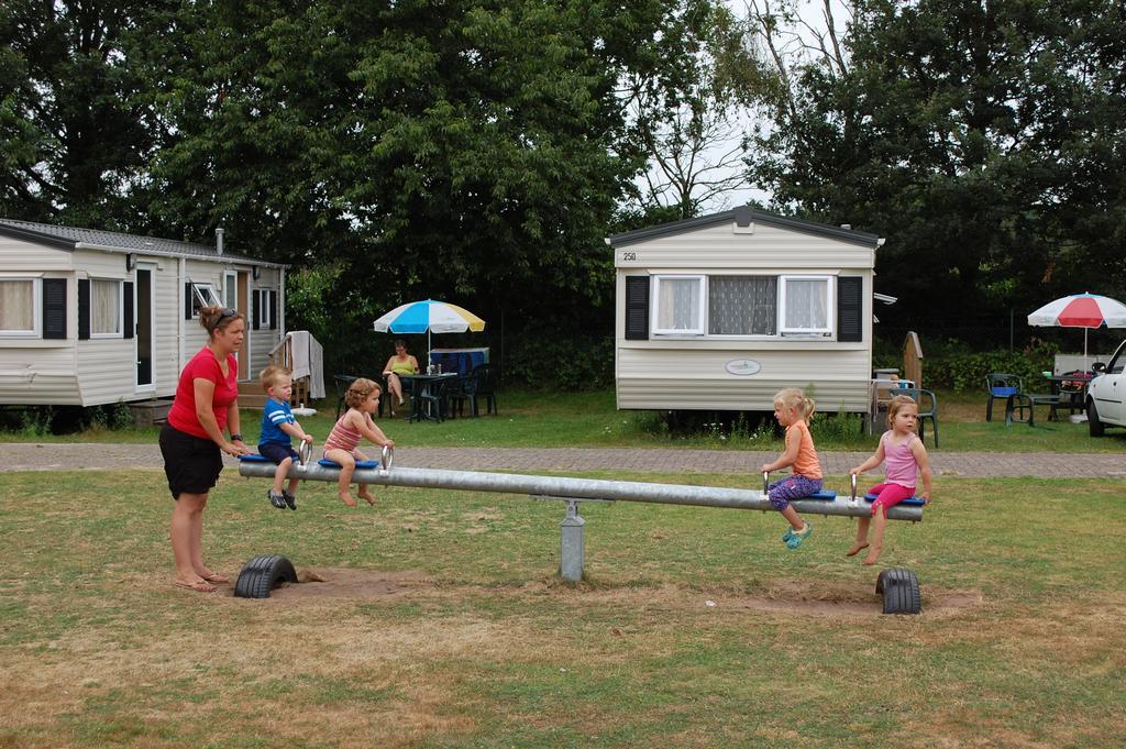 Oostappen Vakantiepark Brugse Heide Bv Valkenswaard Esterno foto
